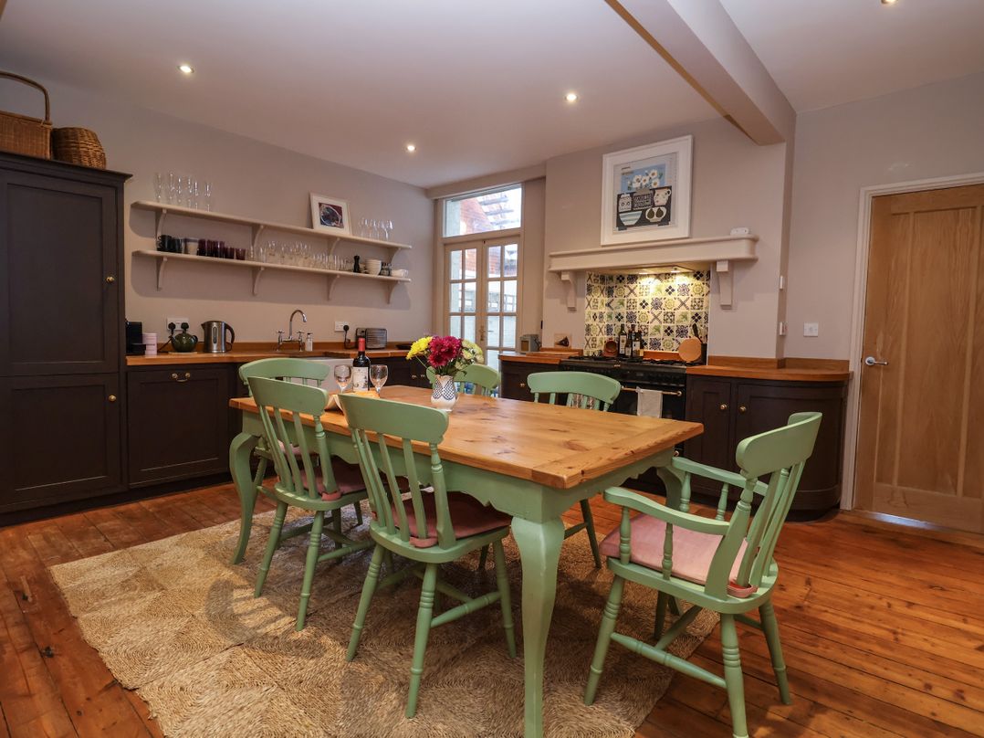 11a Market Cross Place