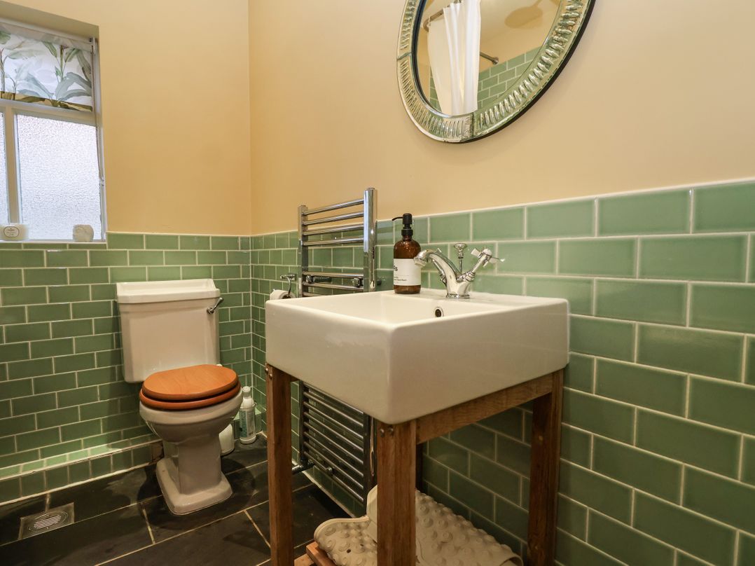 11a Market Cross Place