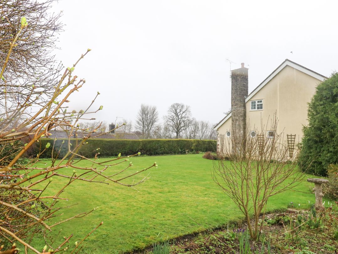 Glyde House