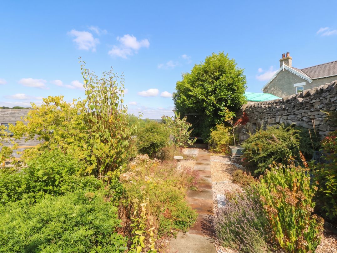 The Cottage O'ergate