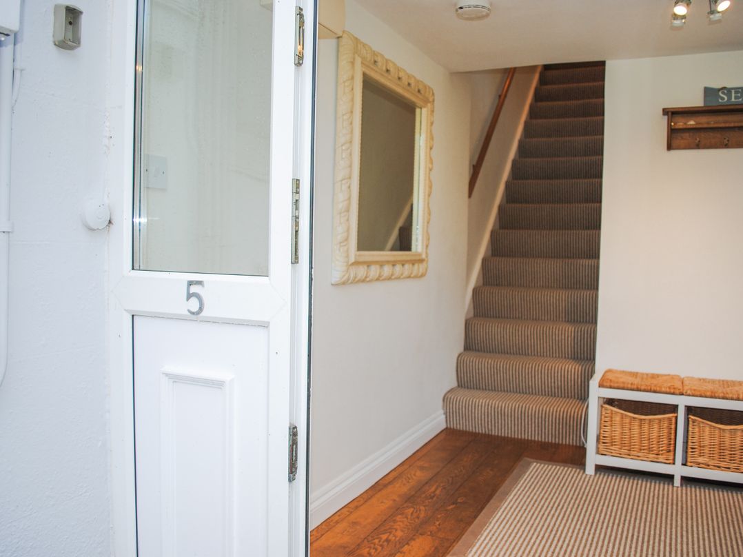 5 Melbury