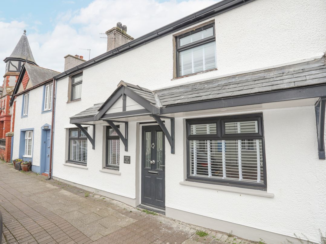 Ty Bara, Cemaes Bay - Sleeps 8 guests