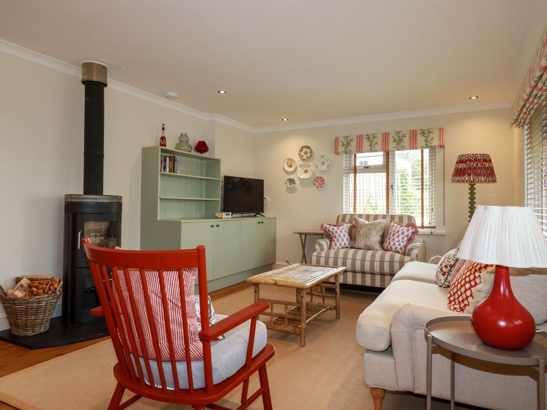 6 Trelawney Court