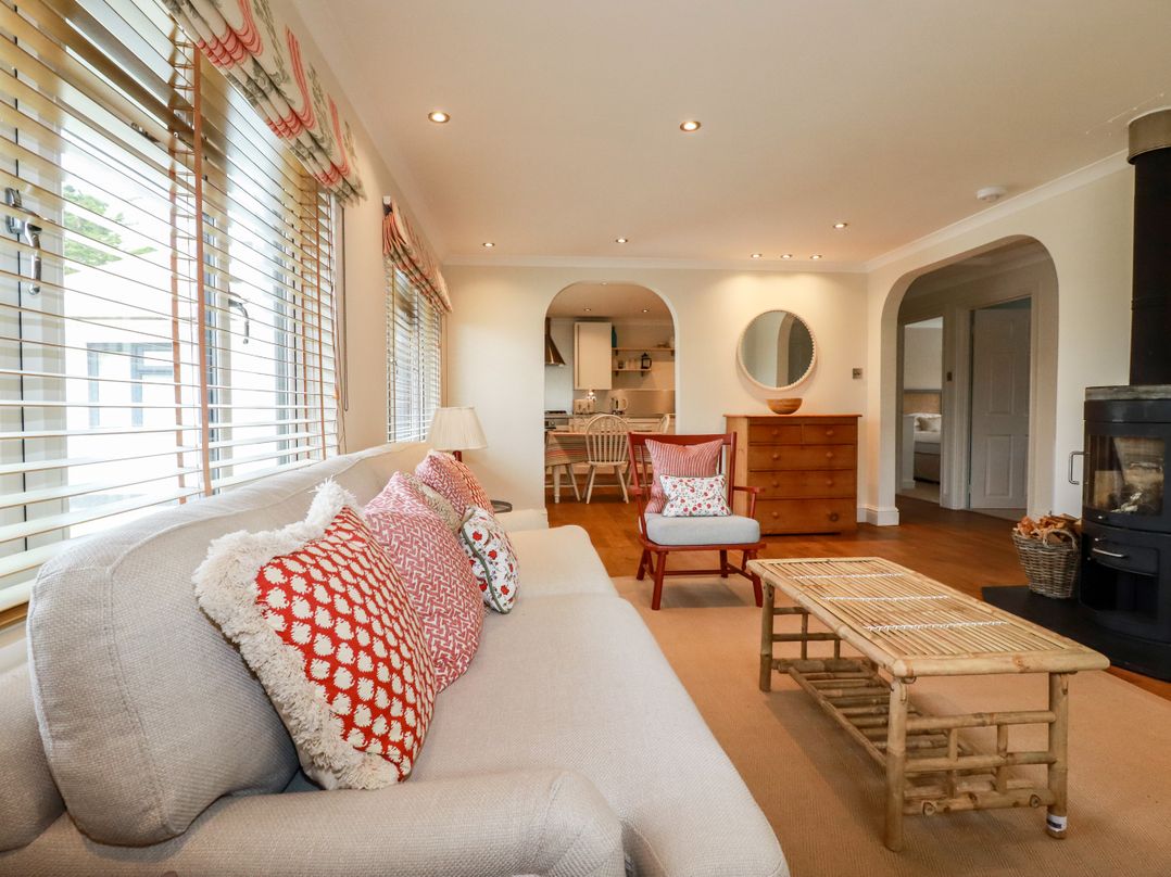 6 Trelawney Court