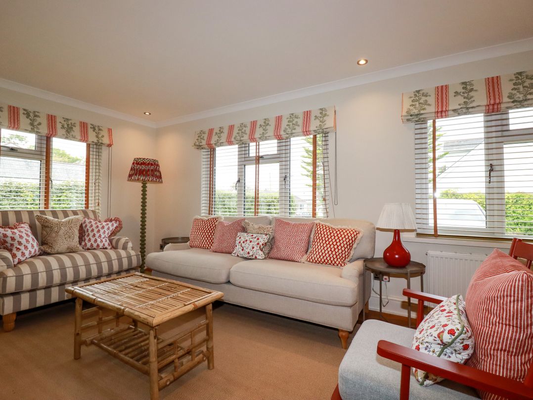6 Trelawney Court