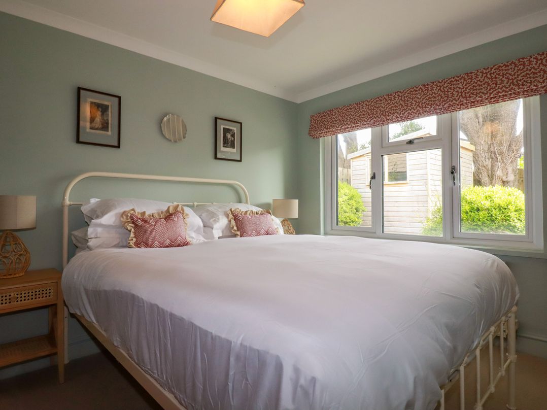 6 Trelawney Court