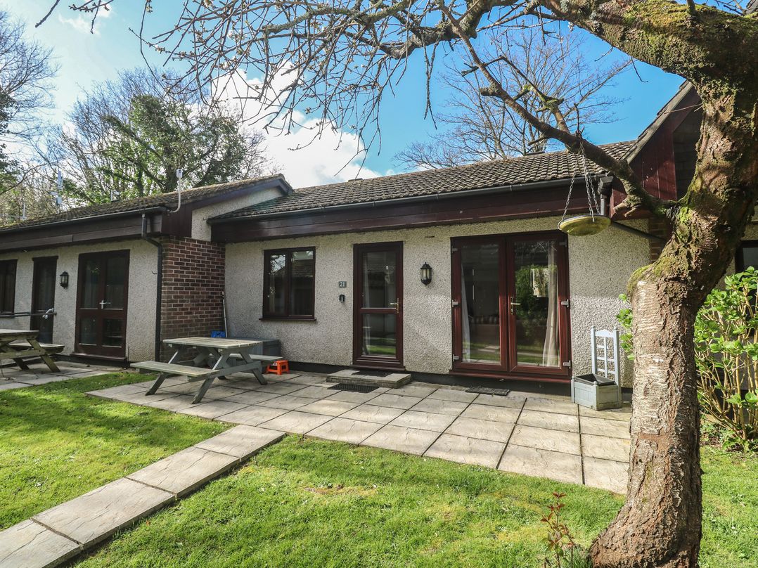 Tolroy Manor Holiday Park, Hayle - Sleeps 4 guests