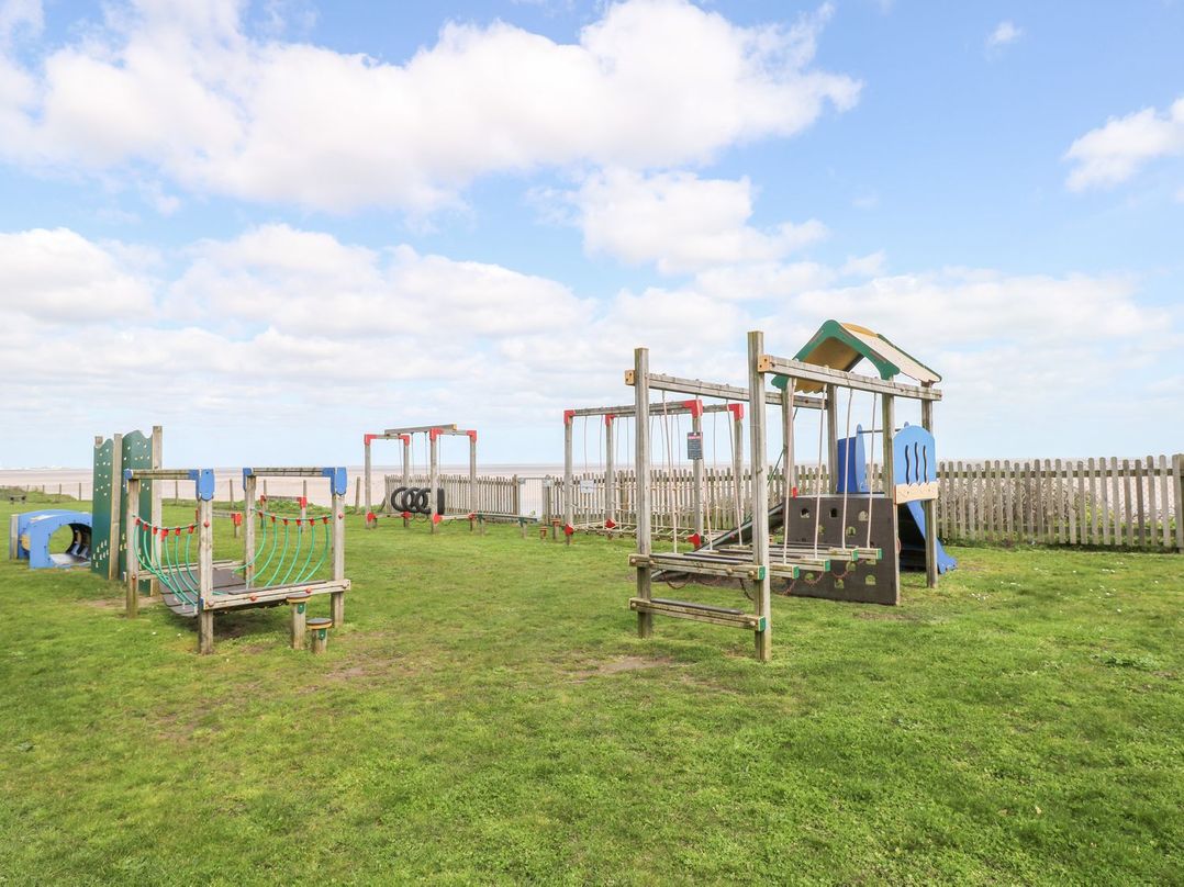 19 Waterside Park