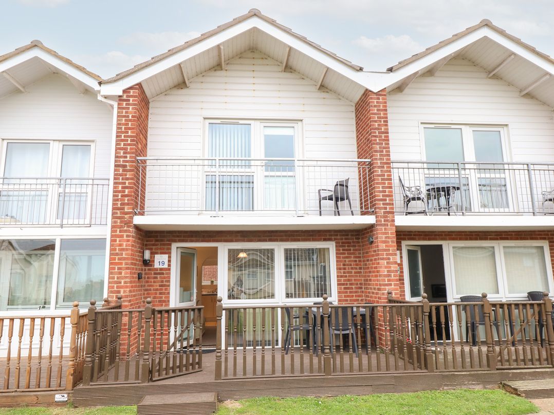 19 Waterside Park