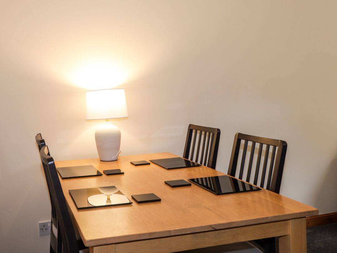 5 Pitgaveny Court