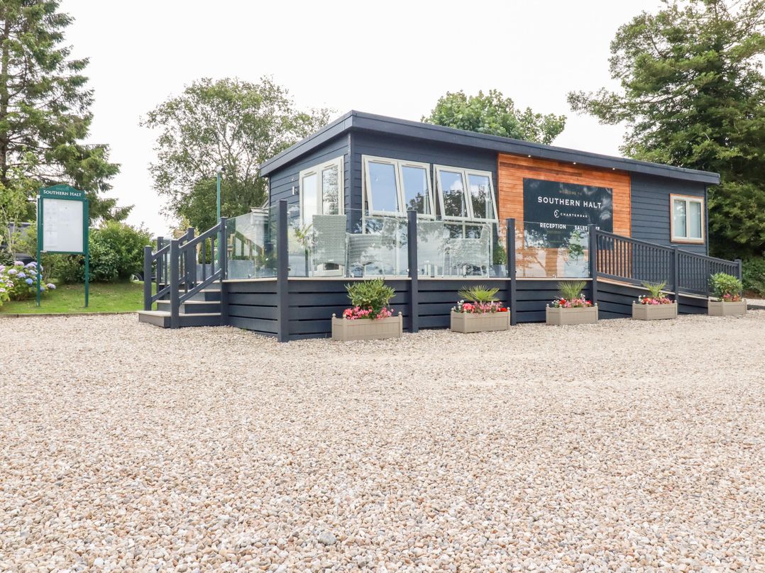 4 Meadow Retreat
