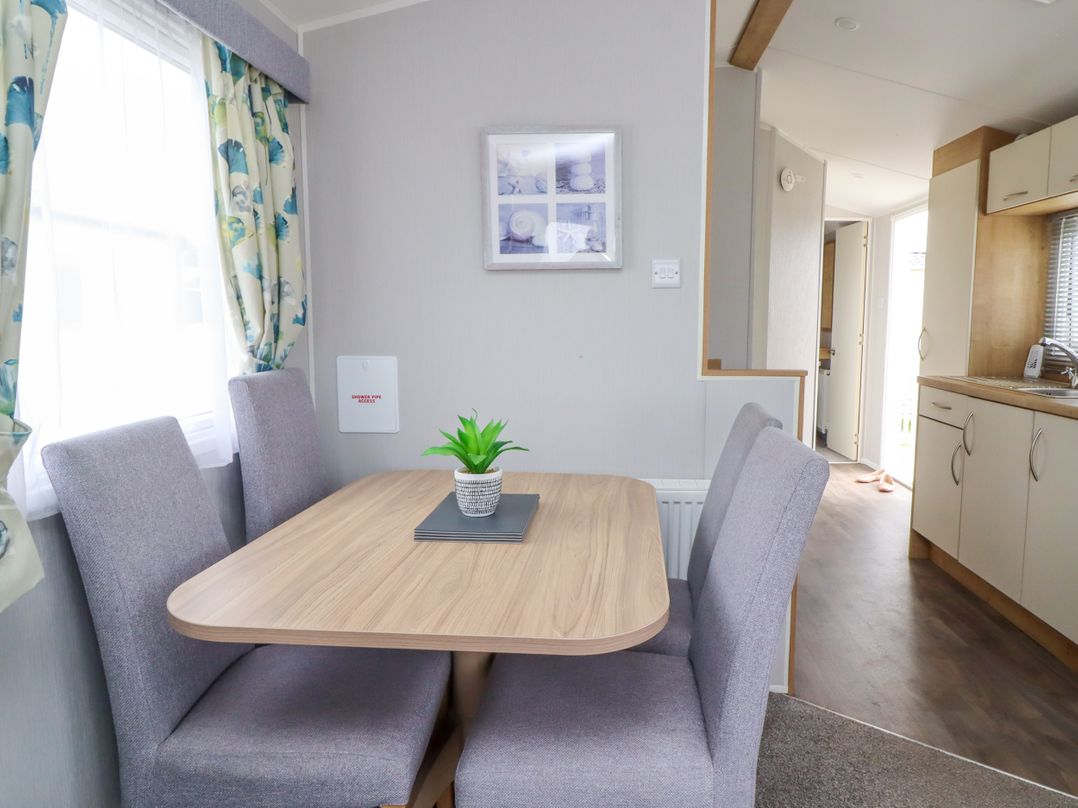 2 Sea View Lodge