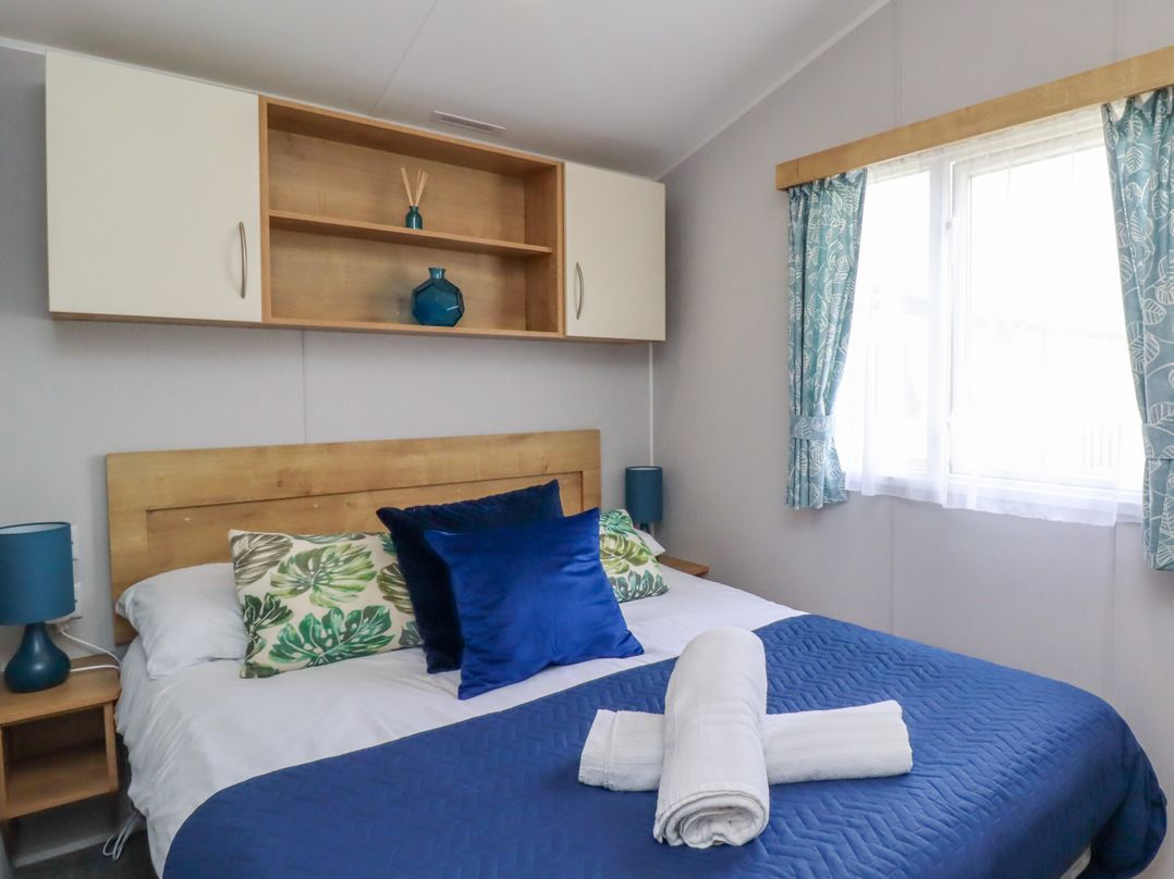 2 Sea View Lodge