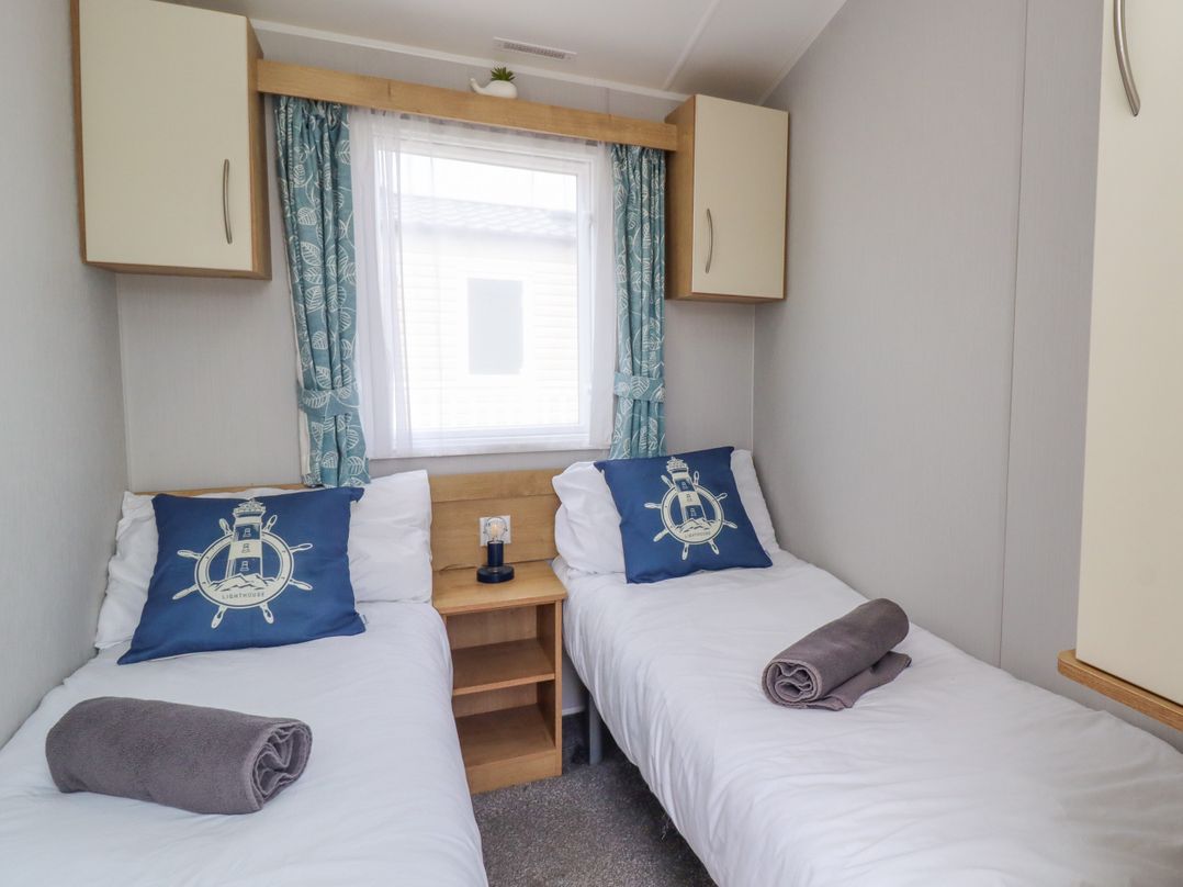 2 Sea View Lodge