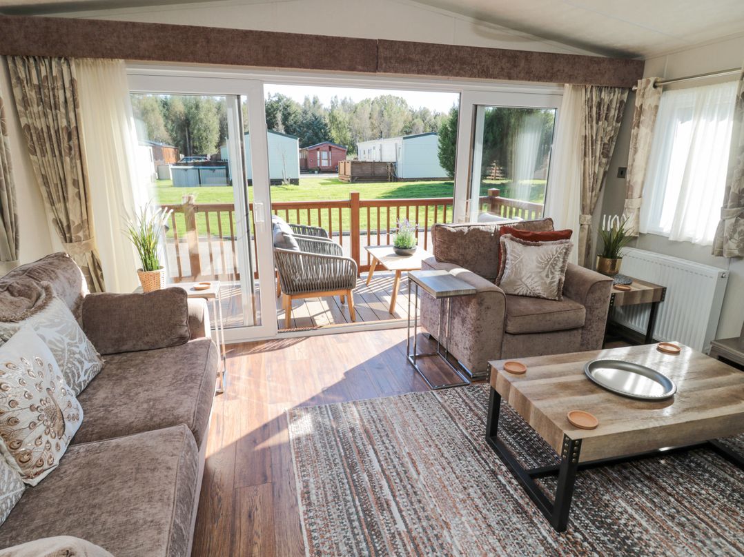 Acorn Lodge