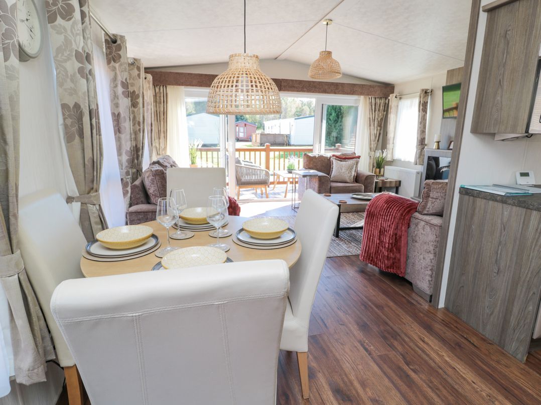 Acorn Lodge