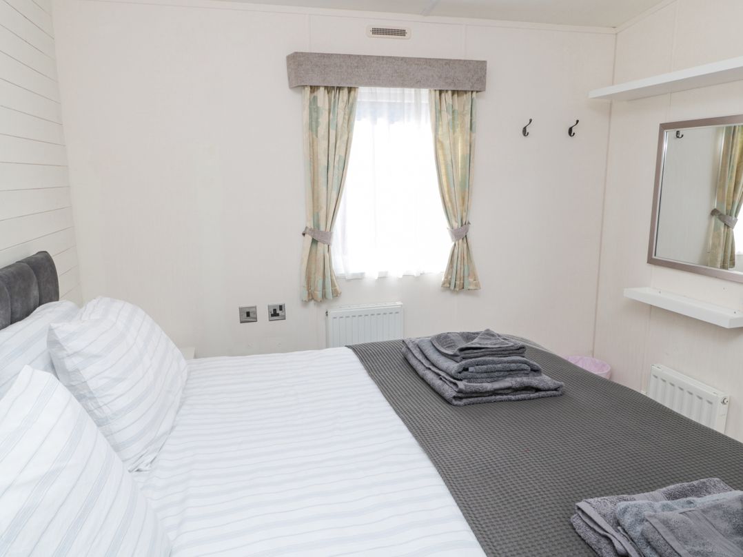 Acorn Lodge