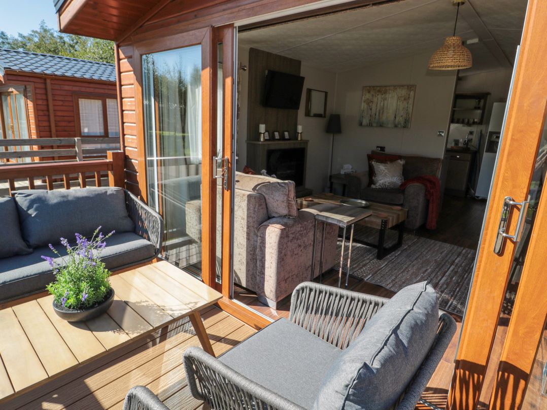 Acorn Lodge