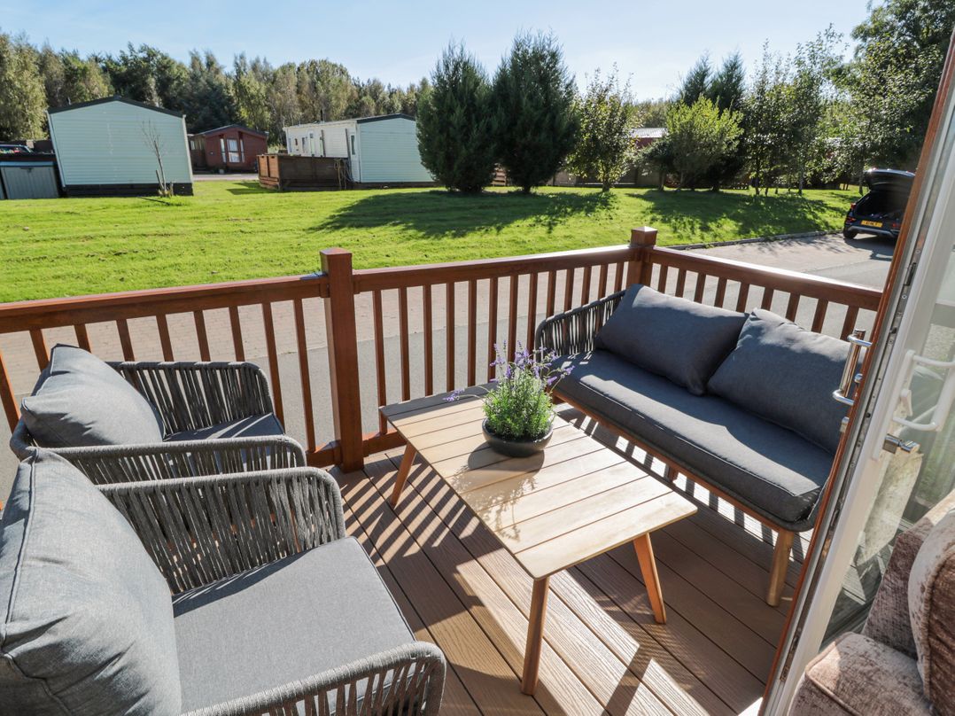 Acorn Lodge