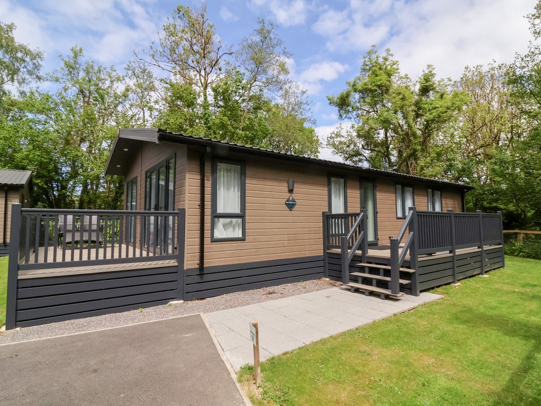 18 Manleigh Park