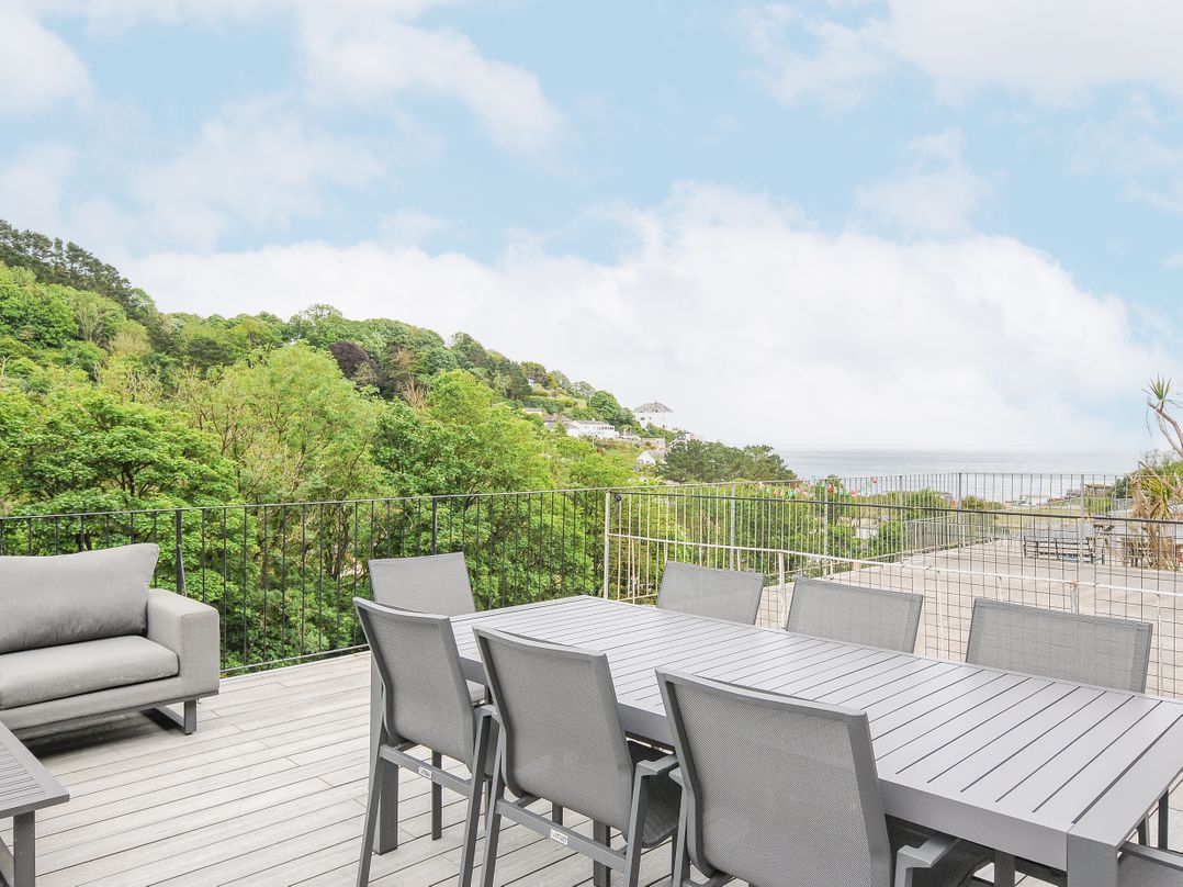 100 Hillside Villas