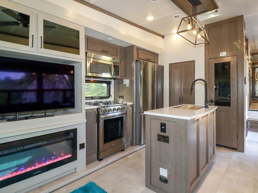 Tickeydoo, Tor Down Quarry