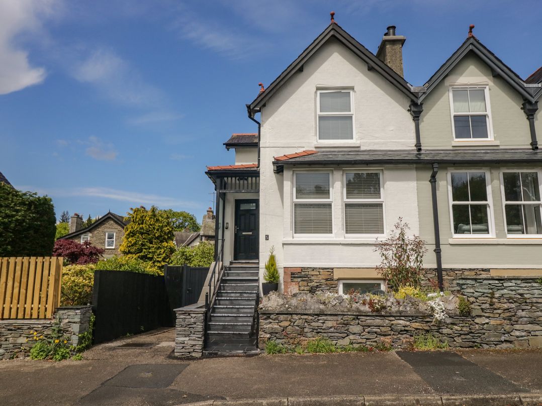 5 Thornbarrow Road