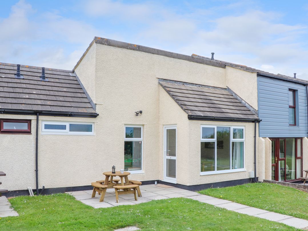 Dog friendly holiday cottages in Trevellas, sleeps 6