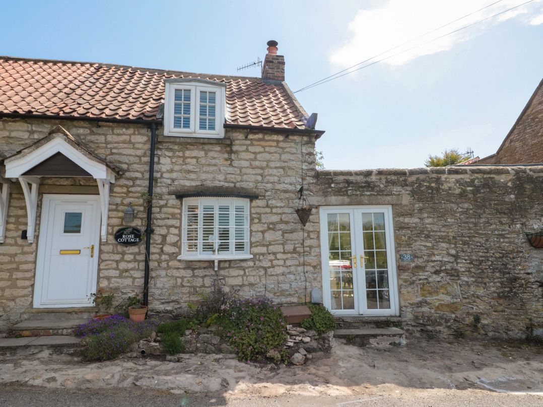 Rose Cottage, East Ayton - Sleeps 6 guests