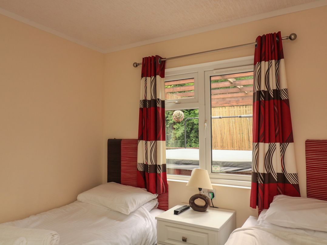 The Brambles 17 - Conkers Lodge