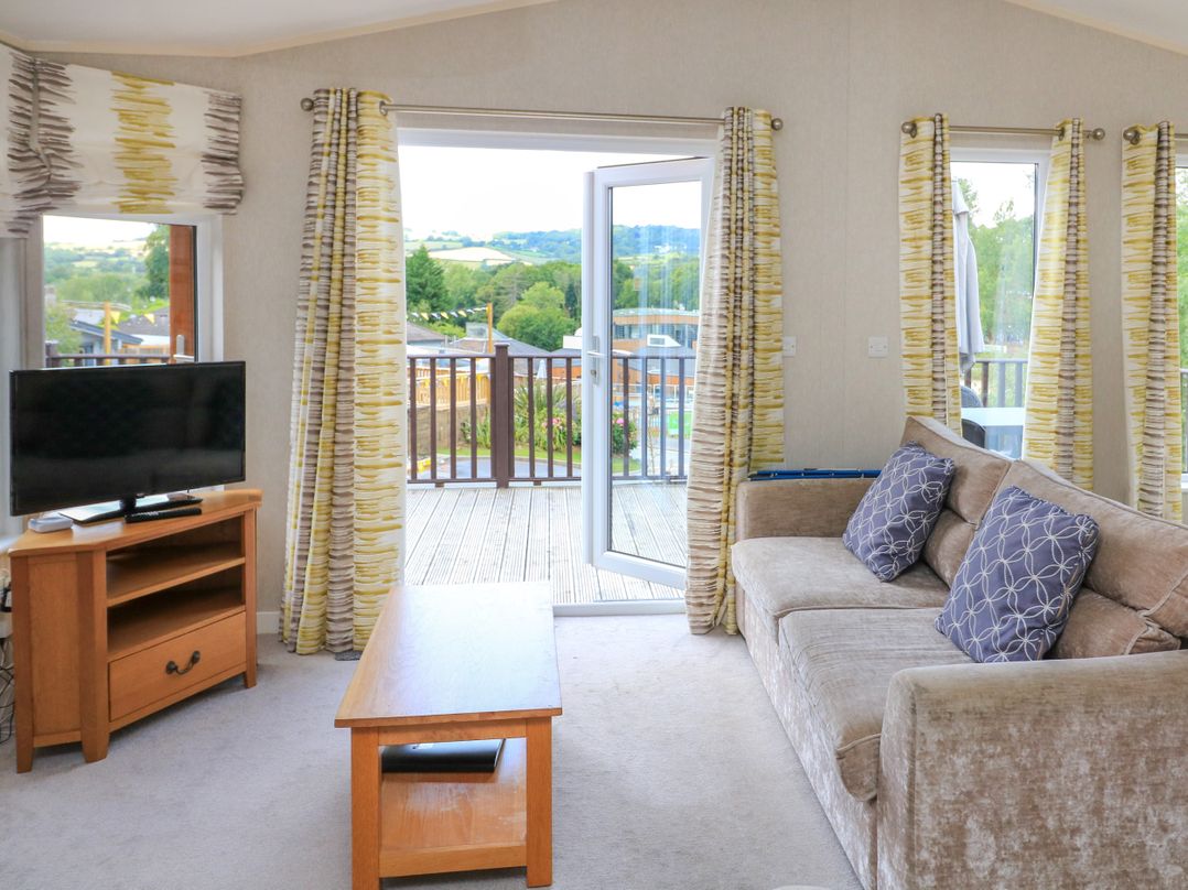 The Poplars - 11 Pool View