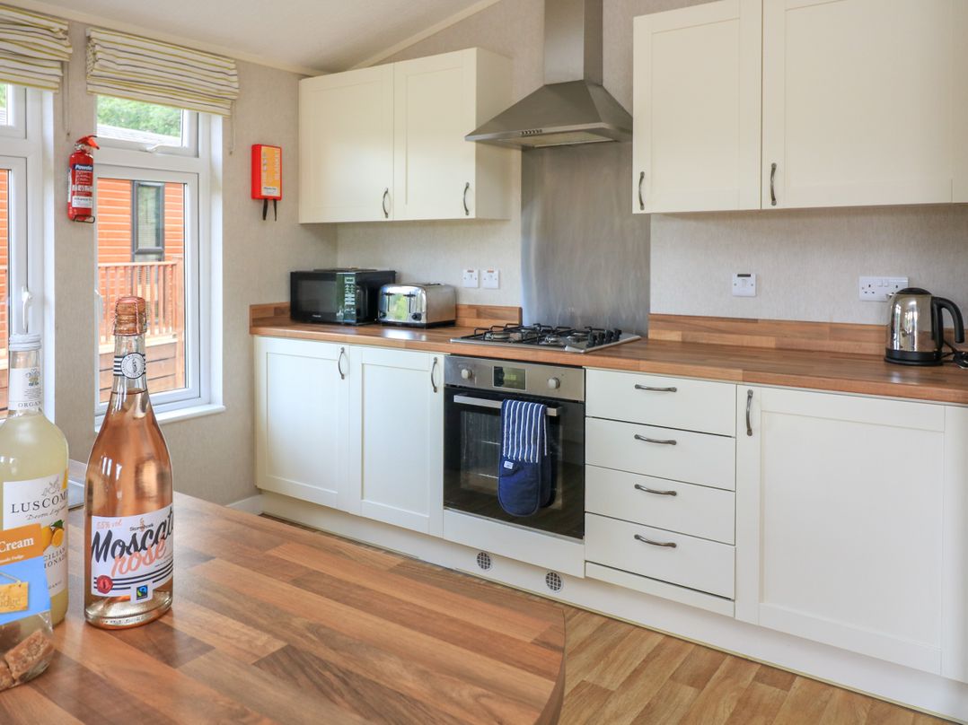 The Poplars - 11 Pool View