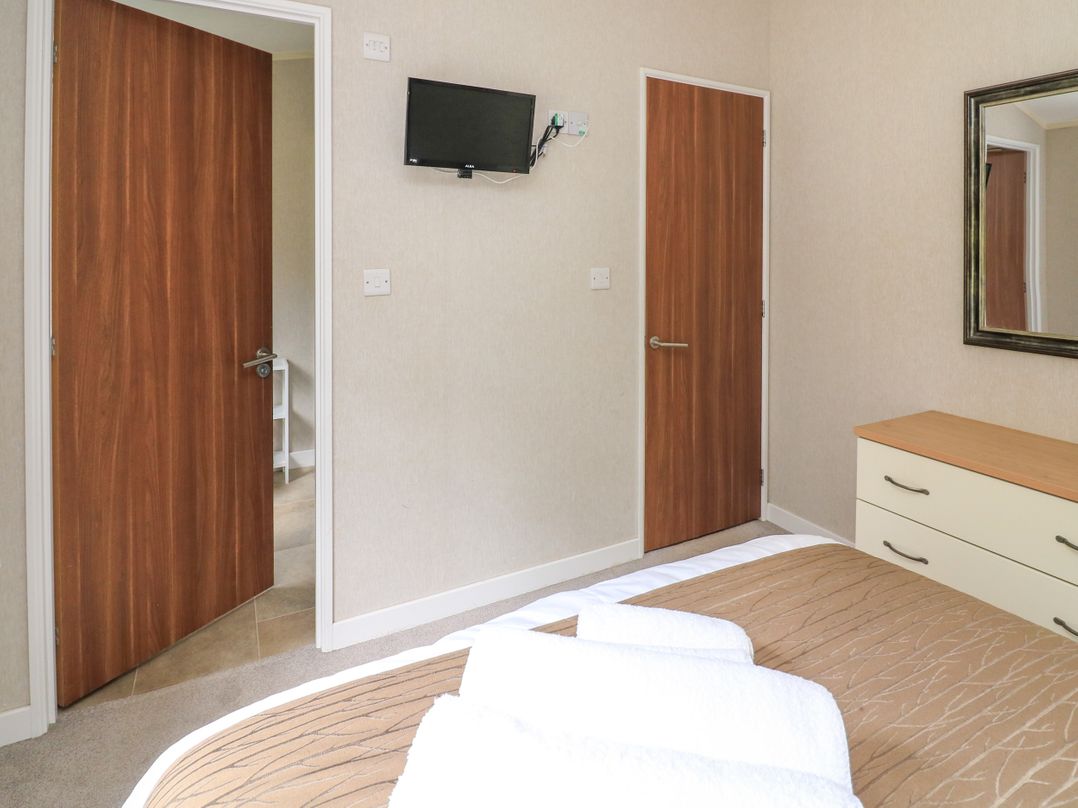 The Poplars - 11 Pool View