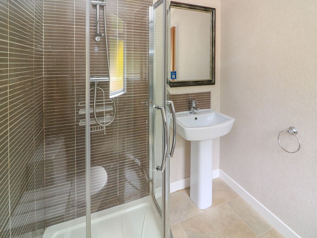 The Poplars - 11 Pool View