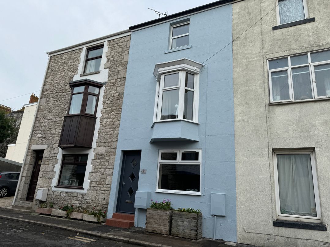 Dog friendly cottage in Fortuneswell, Dorset - Sleeps 8