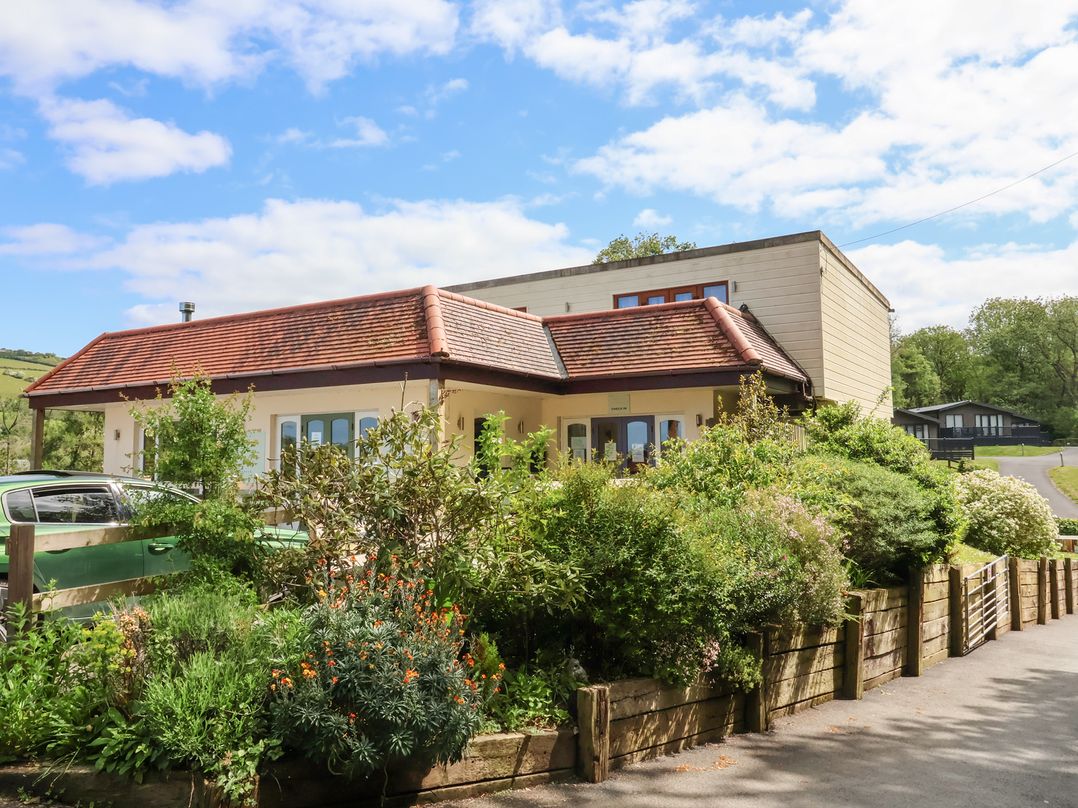 23 Manleigh Park
