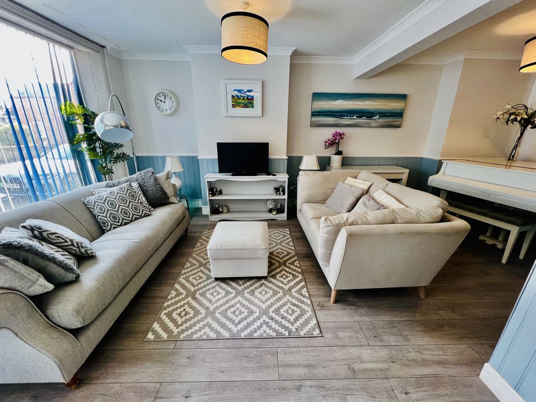 Delightful Dorset House By Wareham River