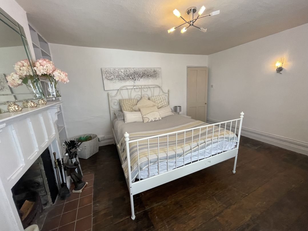 Delightful Dorset House By Wareham River