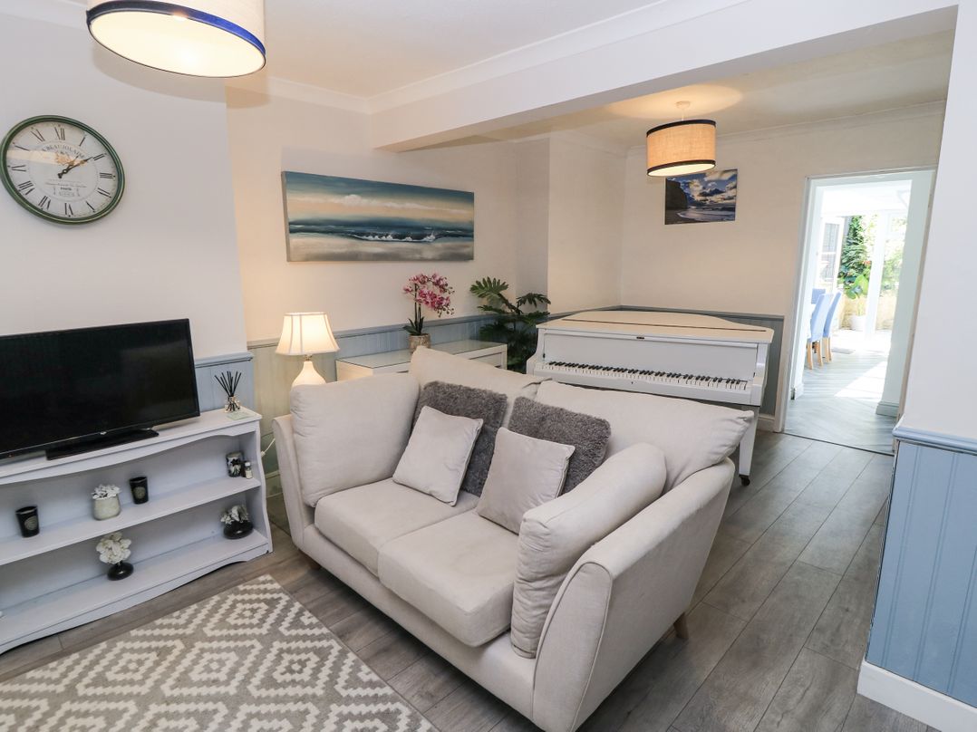 Delightful Dorset House By Wareham River