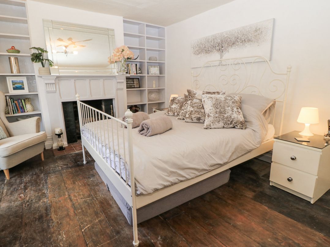 Delightful Dorset House By Wareham River