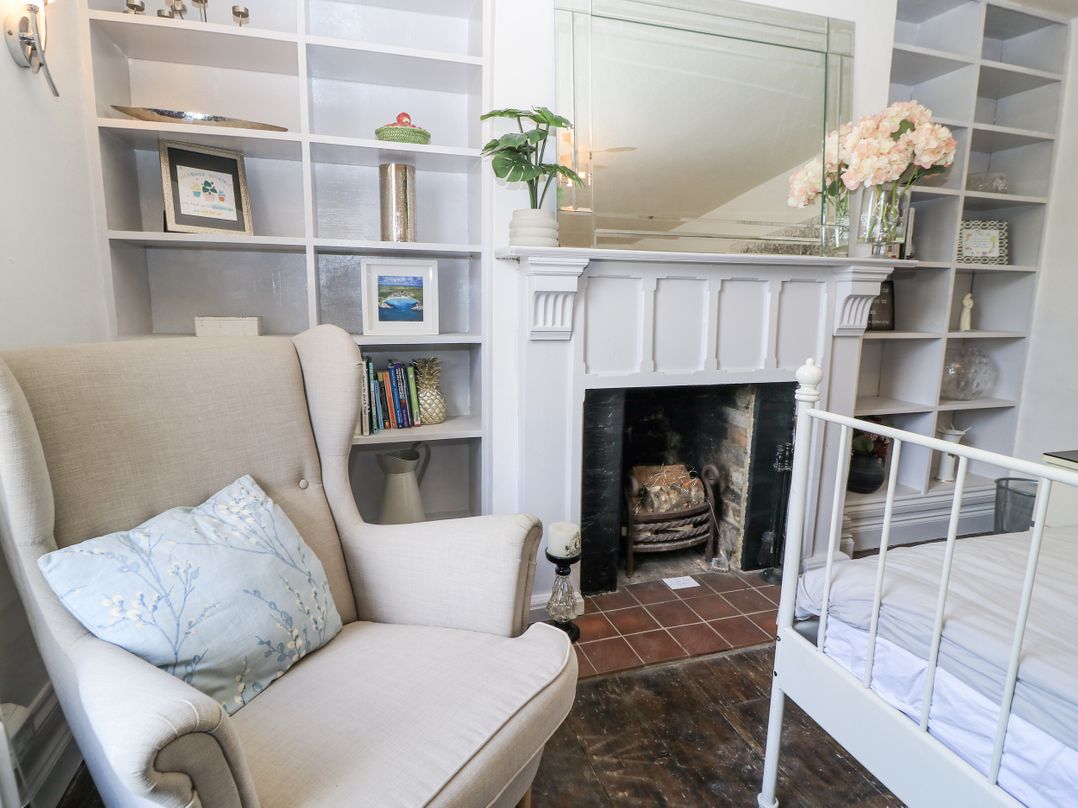 Delightful Dorset House By Wareham River