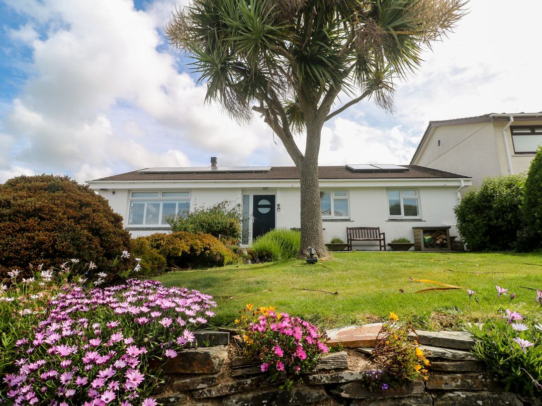 4 Cardell Way