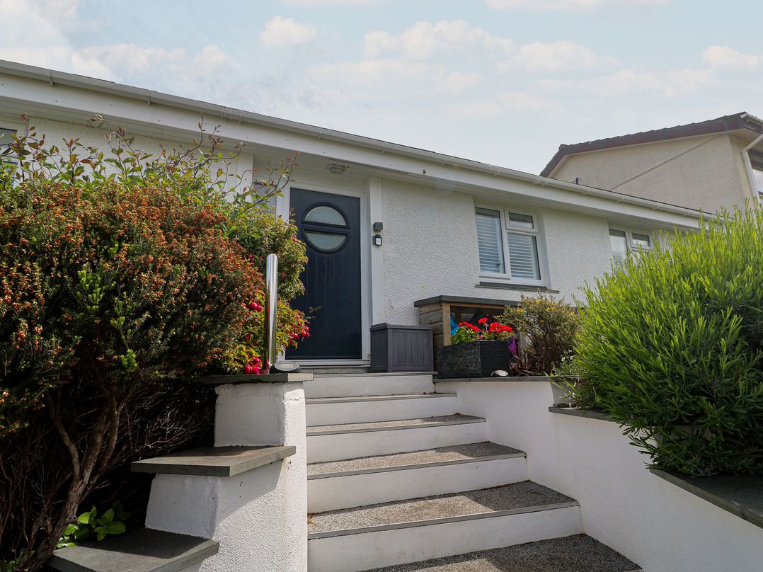 4 Cardell Way