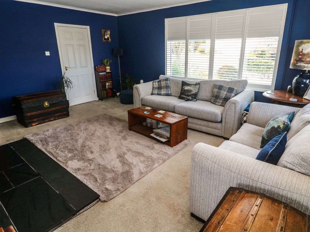 4 Cardell Way