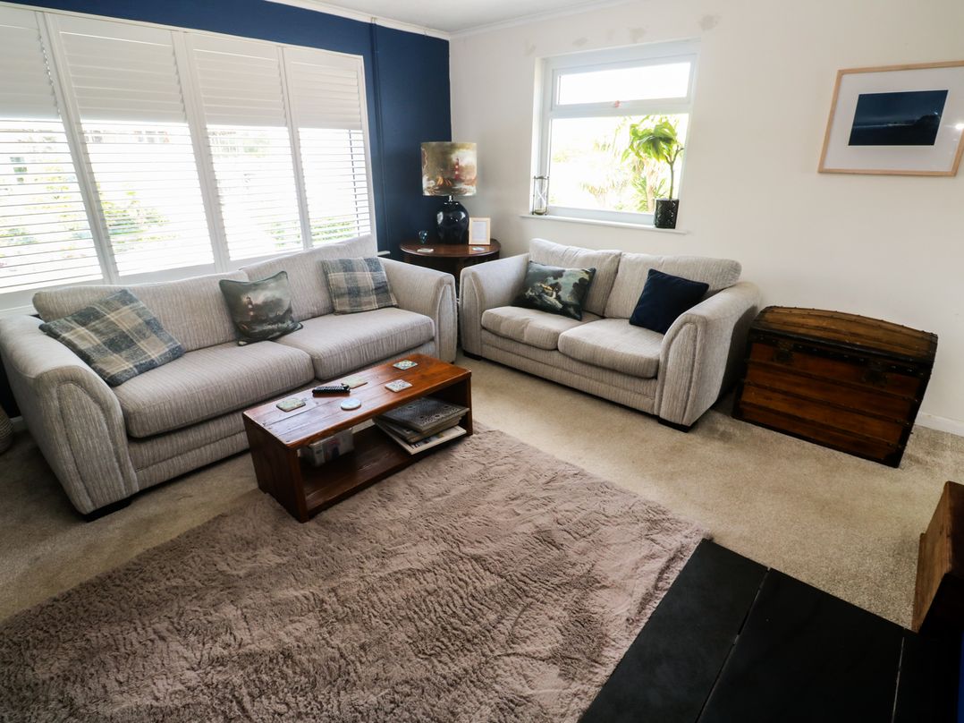 4 Cardell Way