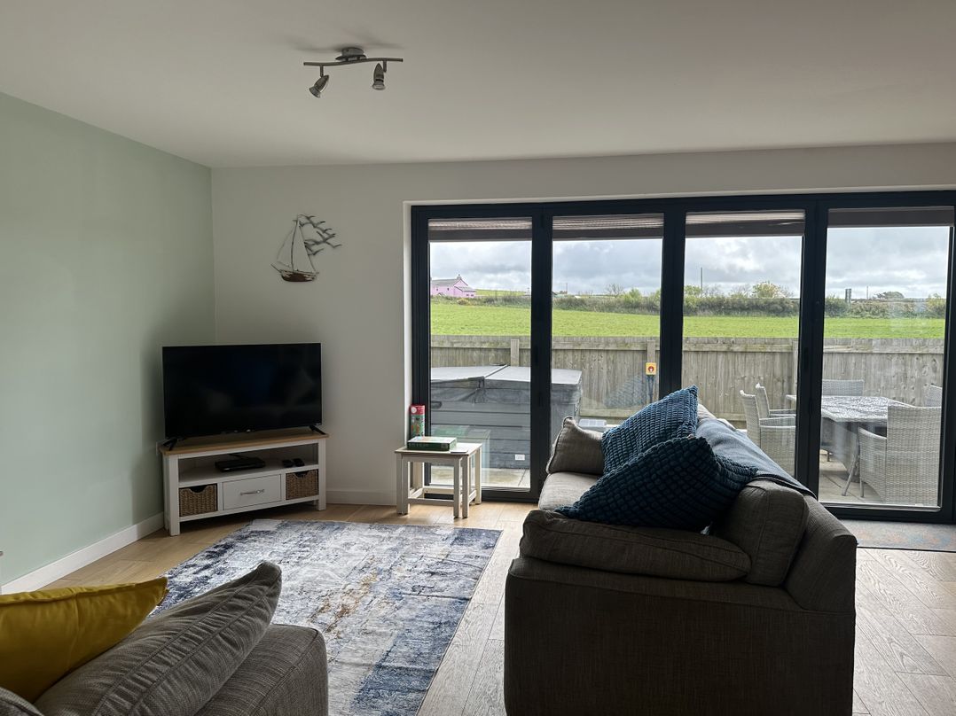 9 Coastguard Cottages