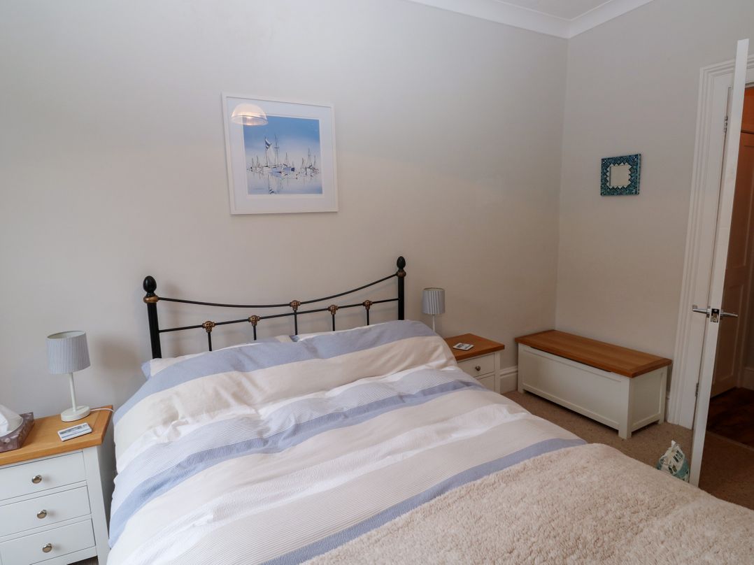 The English School, Flat 2