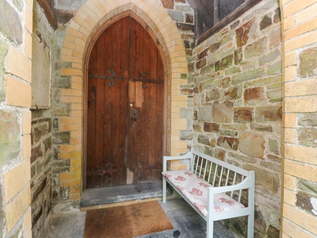 Church Llygad Y Dyffryn