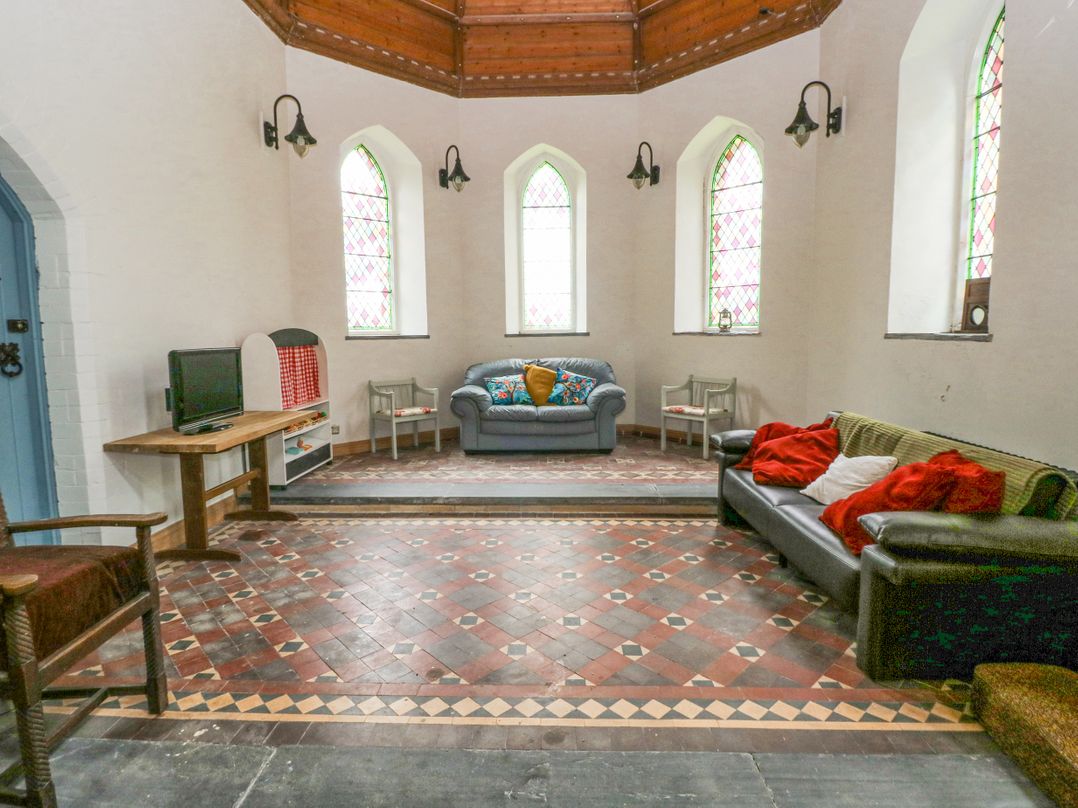 Church Llygad Y Dyffryn