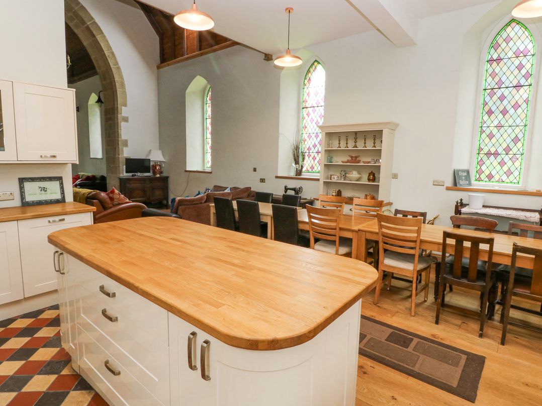 Church Llygad Y Dyffryn